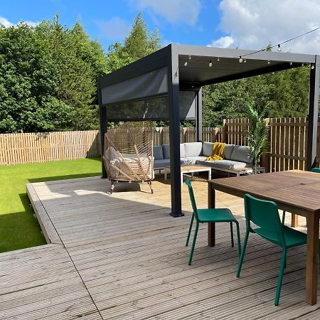 4 Bedrooms House With Garden EDI Exterior photo