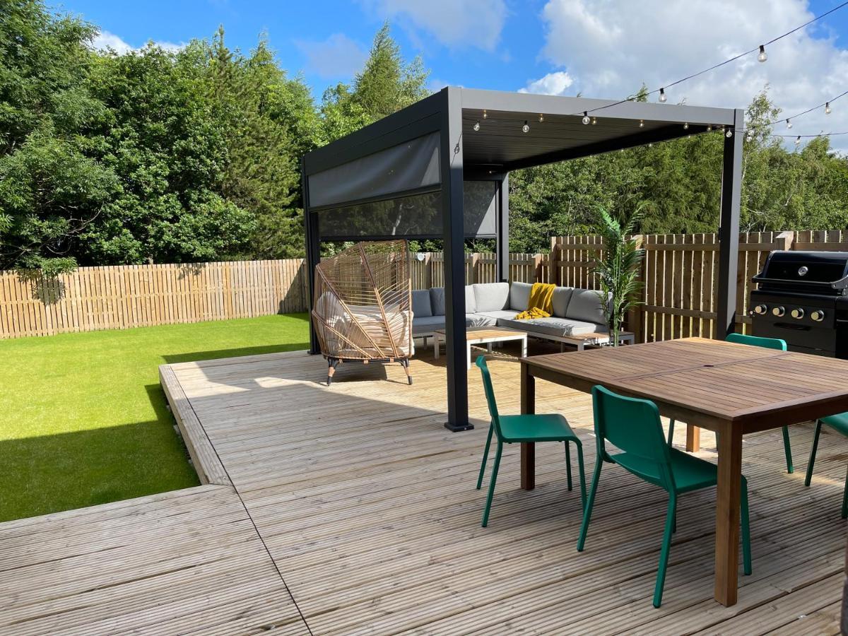 4 Bedrooms House With Garden EDI Exterior photo