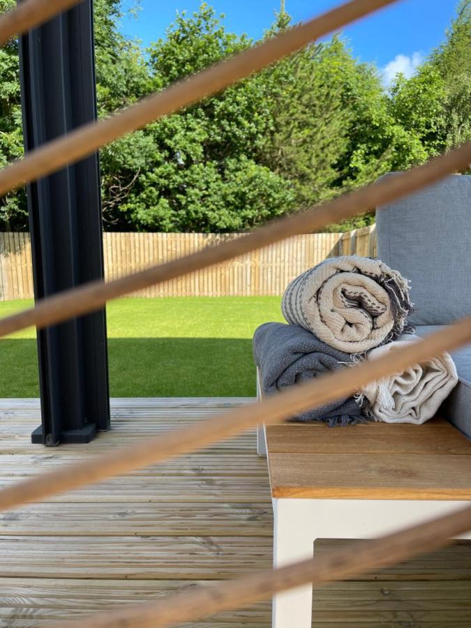 4 Bedrooms House With Garden EDI Exterior photo
